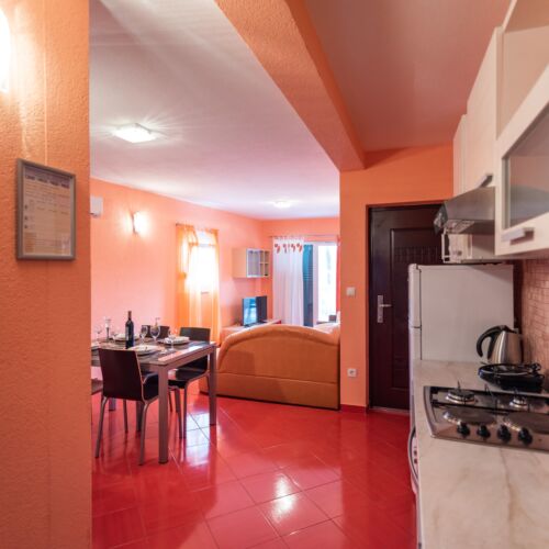 Upstairs 2-Room Air Conditioned Apartment for 4 Persons