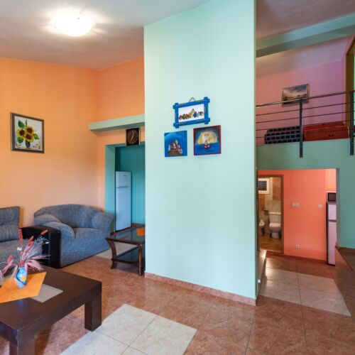 Sea View 4-Room Air Conditioned Apartment for 8 Persons