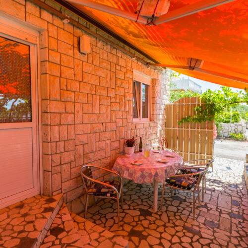 Klimatiziran Prizemni apartman za 5 osoba(e) sa 2 spavaće(om) sobe(om)