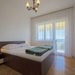 Sea View 4-Room Air Conditioned Apartment for 8 Persons