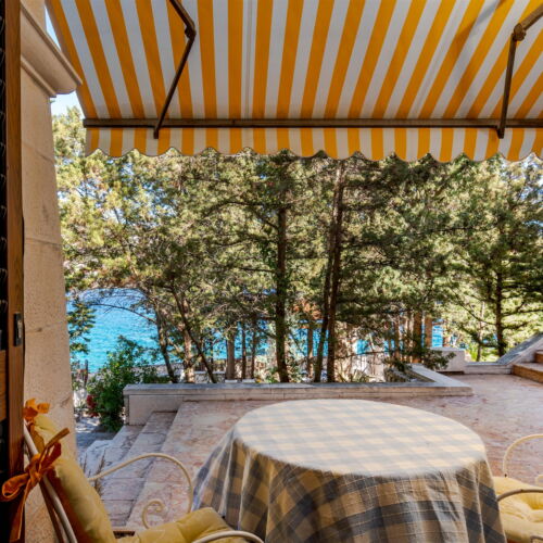 Casă de vacanță cu aer condiționat cu vedere spre mare pentru 6 pers. (se inchirieaza doar integral)