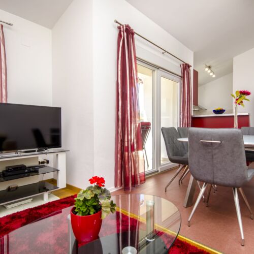 Air Conditioned Holiday Home for 12 Persons