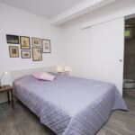 Apartament la parter cu aer conditionat cu 1 camera pentru 2 pers.
