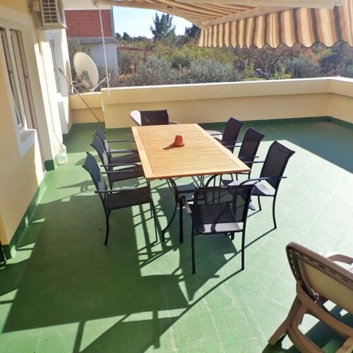 Apartament la etaj cu aer condiționat cu 4 camere pentru 8 pers.