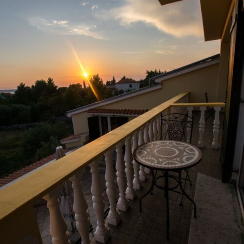 Apartament cu aer condiționat cu vedere spre mare cu 3 camere pentru 6 pers.