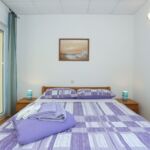 Apartman s klimatizací pro 5 os. se 2 ložnicemi s výhledem na moře