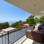 Apartament cu aer conditionat cu vedere spre mare cu 3 camere pentru 6 pers.