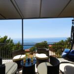 Apartament cu aer conditionat cu vedere spre mare cu 3 camere pentru 6 pers.