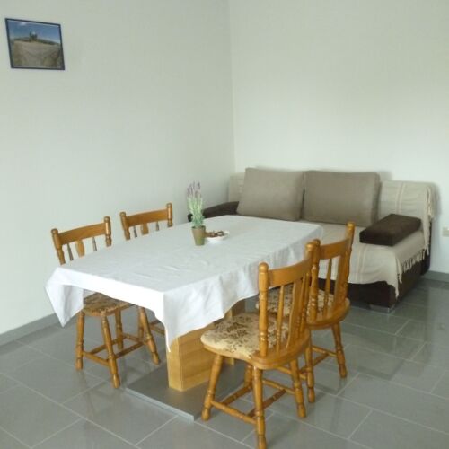 Apartament cu aer condiționat cu vedere spre mare cu 2 camere pentru 4 pers.