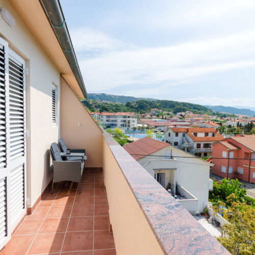 Apartament la etaj cu aer condiționat cu 2 camere pentru 4 pers.