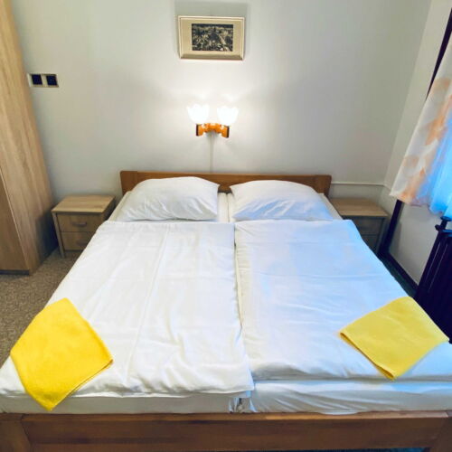 Pokoj se sprchou  pro 3 os.