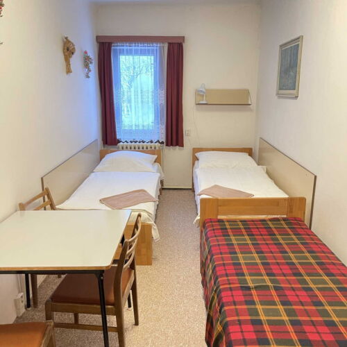 Apartman se sprchou  pro 5 os.