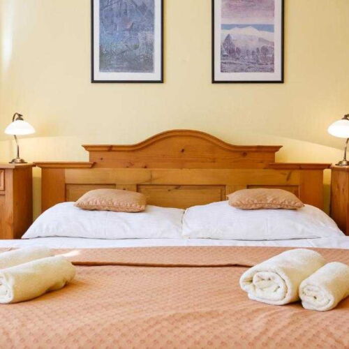 Apartament cu chicinetă proprie cu 1 camera pentru 2 pers. (se poate solicita pat suplimentar)