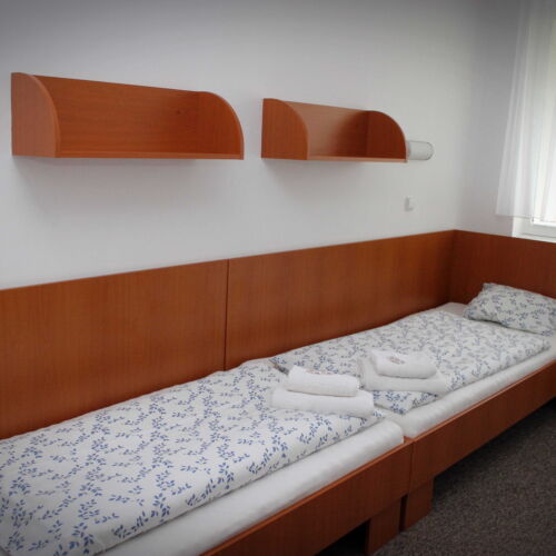 Pokoj se sprchou s balkónem pro 2 os.