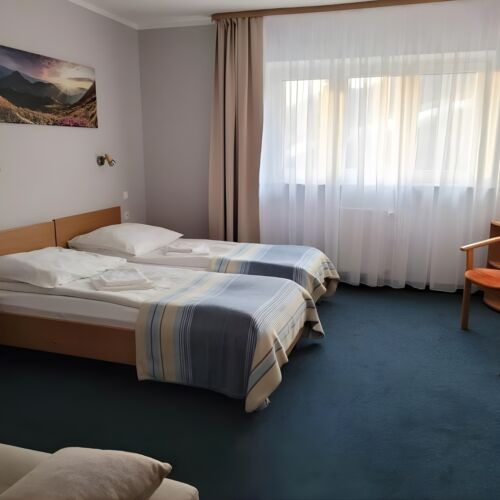 Camera tripla cu baie