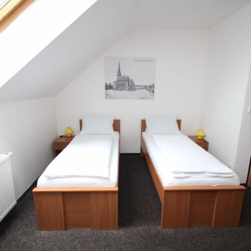 Pokój 2-osobowy z prysznicem z aneksem kuchennym (możliwa dostawka)