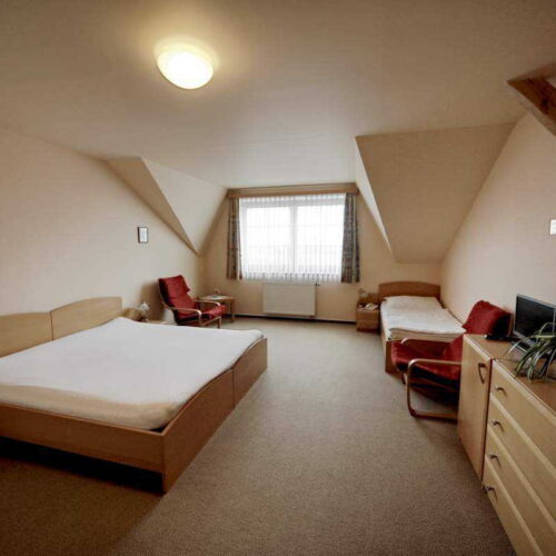 Třílůžkový - manželská postel