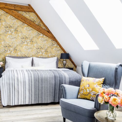 Pokoj s klimatizací se sprchou s manželskou postelí