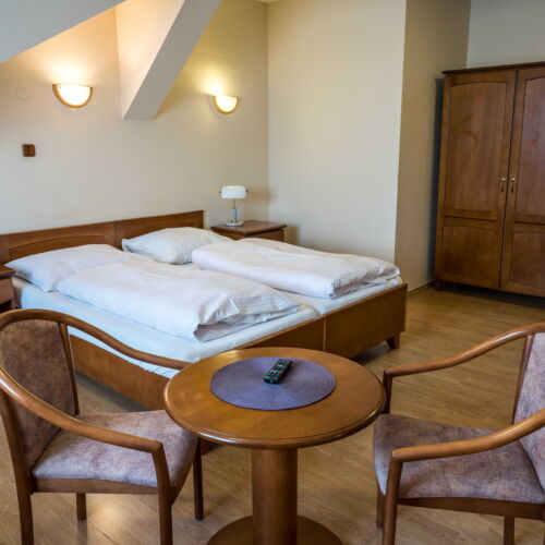 Pokoj s manželskou postelí (s možností přistýlky)