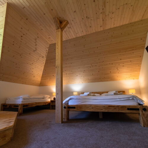 Camera tripla cu cadă