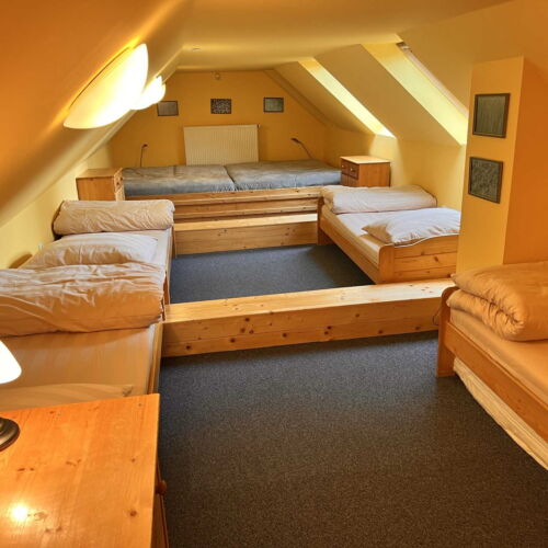 Pokój 8-osobowy z prysznicem