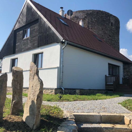 Vila (jako celek) s vlastní kuchyní pro 6 os. celý Dům (s možností přistýlky)