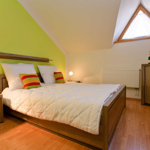 Pokoj s manželskou postelí (s možností přistýlky)