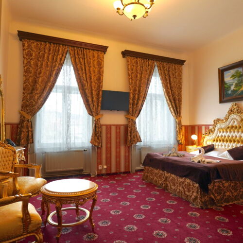 Deluxe Pokoj s vanou s manželskou postelí