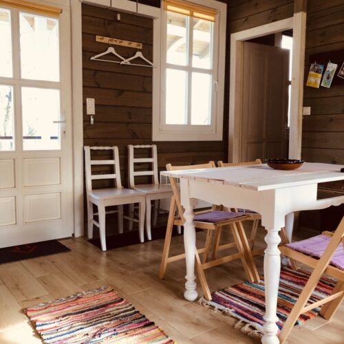 Cabană întreaga unitate cu vedere spre pădure pentru 4 pers. (se inchirieaza doar integral)