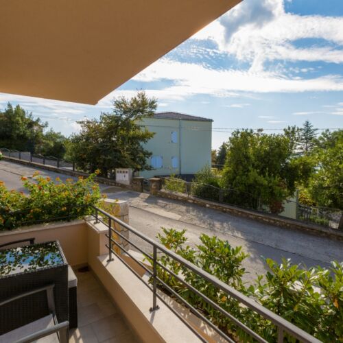 Pogled na more Na katu apartman za 4 osoba(e) sa 2 spavaće(om) sobe(om)
