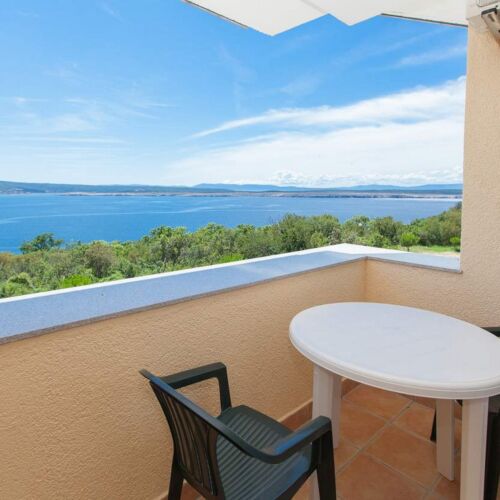 Sea View Upstairs 3-Room Apartment for 6 Persons