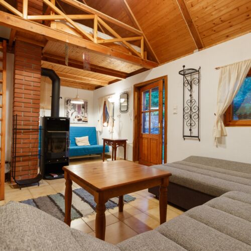 Apartament întreaga unitate maisonetă pentru 4 pers. (se inchirieaza doar integral)