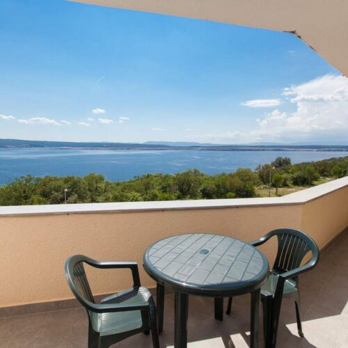 Sea View Upstairs 3-Room Apartment for 6 Persons