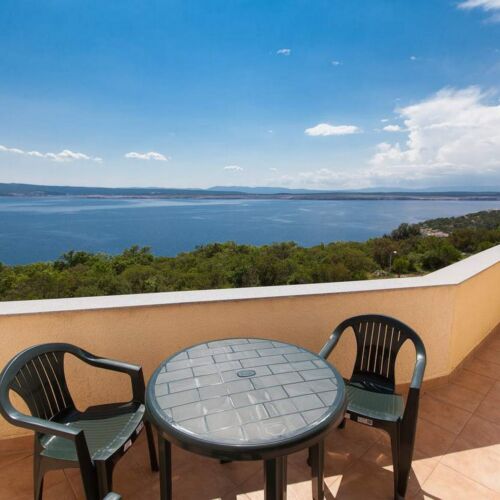 Sea View Upstairs 3-Room Apartment for 6 Persons