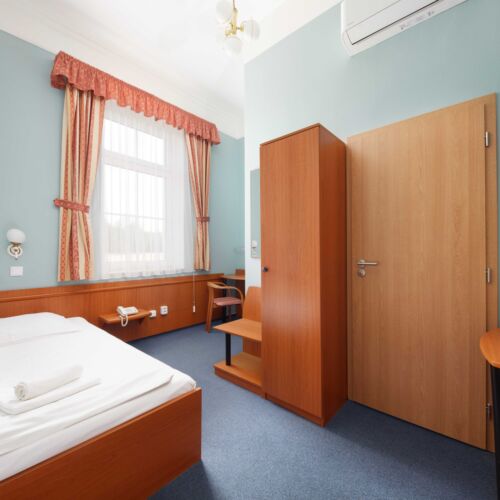 Camera single standard cu duș