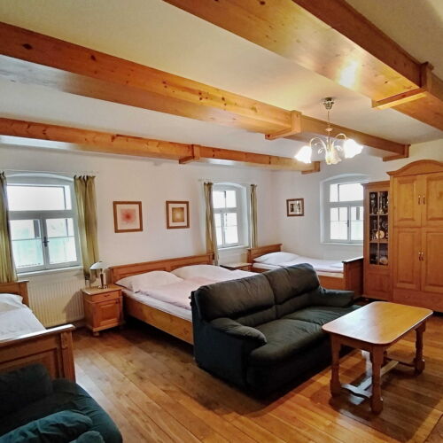 Apartman se sprchou s privátní koupelnou mimo apartmán pro 6 os.