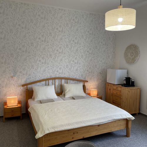 Pokoj s manželskou postelí