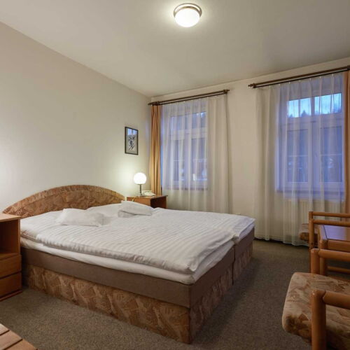 Camera  twin cu duș