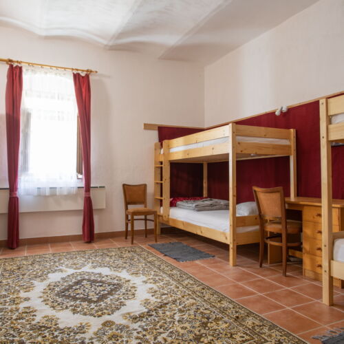 Casa rustică familial(ă) pentru 6 pers. (se inchirieaza doar integral)