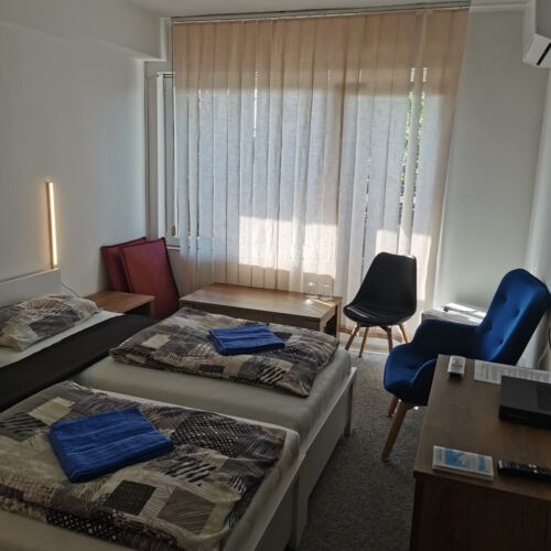 Camera dubla deluxe cu vedere spre lac