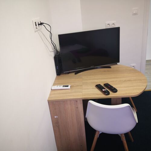 Camera twin standard Plus cu vedere spre oraș