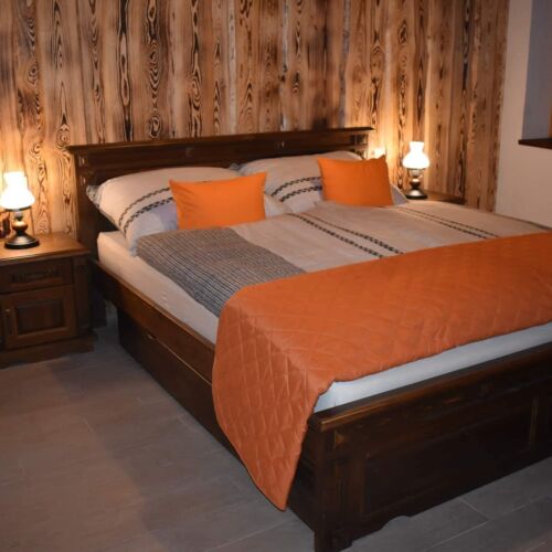 Apartament superior întreaga unitate pentru 8 pers. (se inchirieaza doar integral)