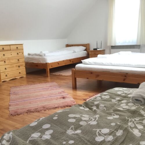 Camera tripla (se poate solicita pat suplimentar)