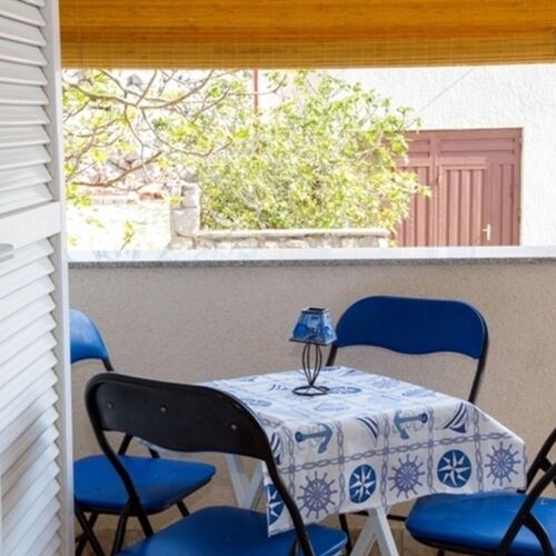 Apartament cu aer condiționat cu terasă cu 3 camere pentru 6 pers.