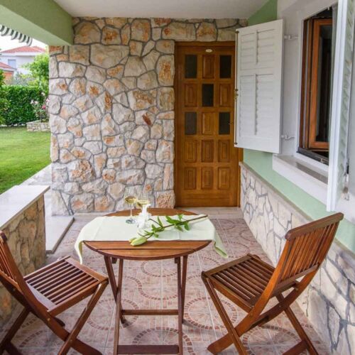 Garden View Ground Floor 1-Room Apartment for 2 Persons