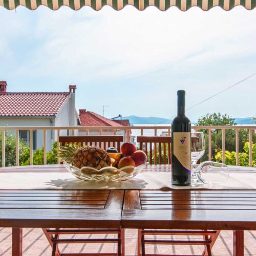 Sea View 2-Room Balcony Apartment for 5 Persons