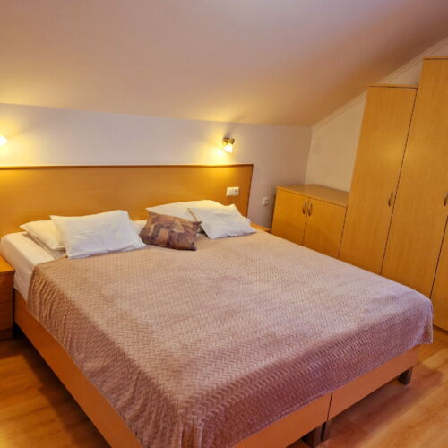 Camera twin mansardă standard Plus