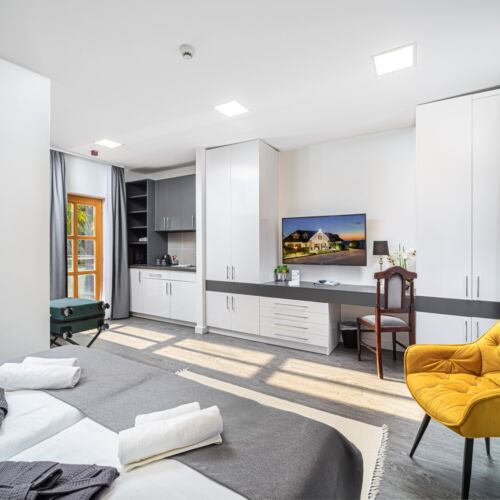 Camera dubla la parter cu terasa