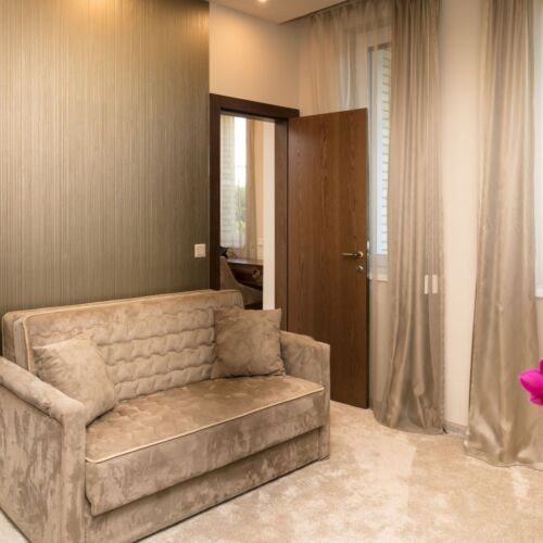 Suita deluxe la parter cu 1 camera pentru 2 pers.