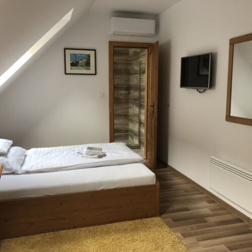 Pokoj pro 3 os. na poschodí v podkroví